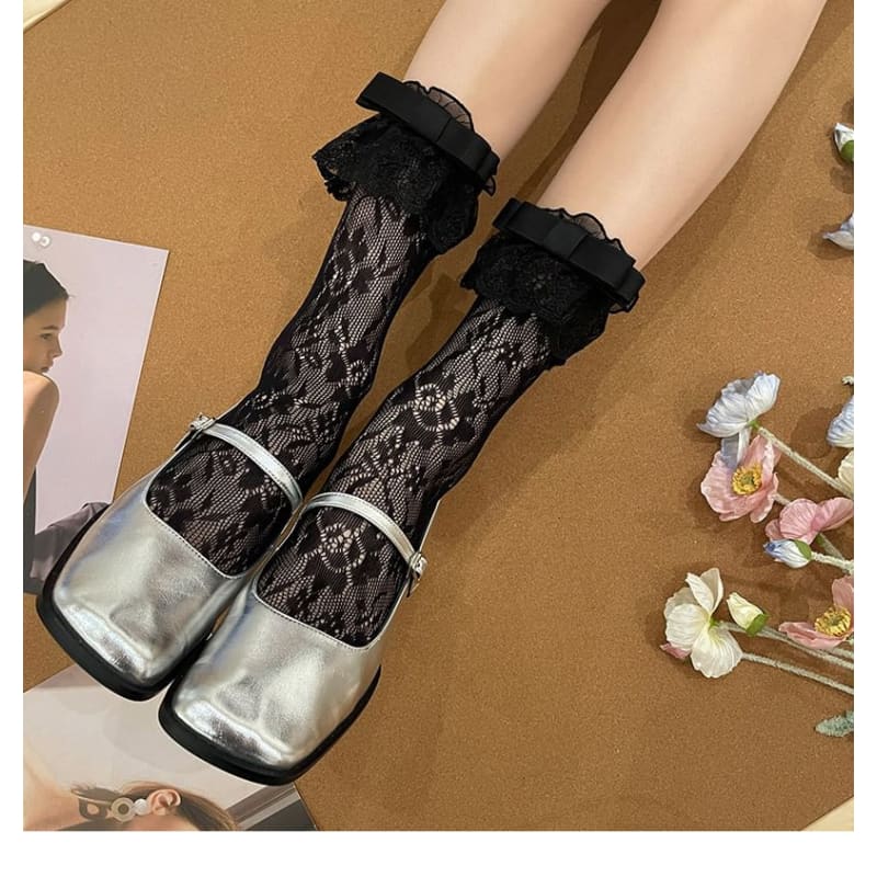 Ruffled Bow Tall Lace Socks