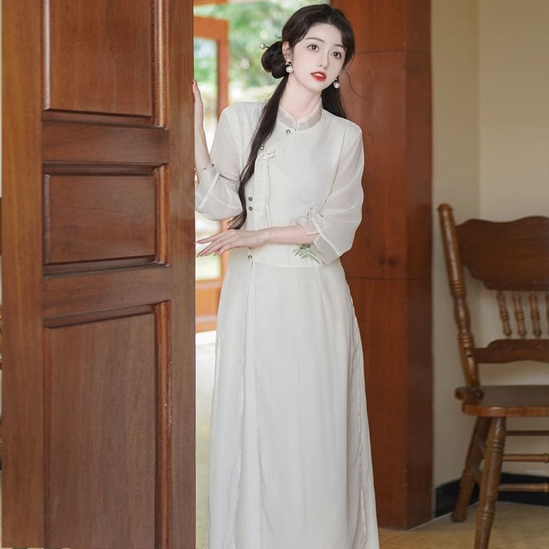 Set: 3/4-Sleeve Flower Embroidered Midi Hanfu Dress + Plain