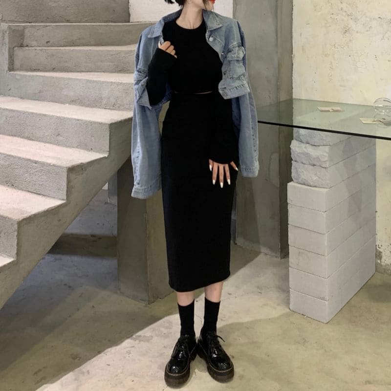 Set: Crewneck Plain Cropped Top + High-Waist Plain Skirt