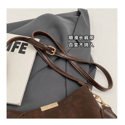 Set: Faux Leather Bucket Bag + Bag Charm