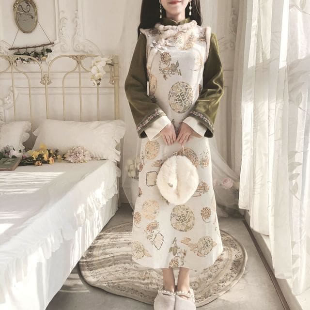 Set: Long-Sleeve Band Collar Embroidered Midi Qipao