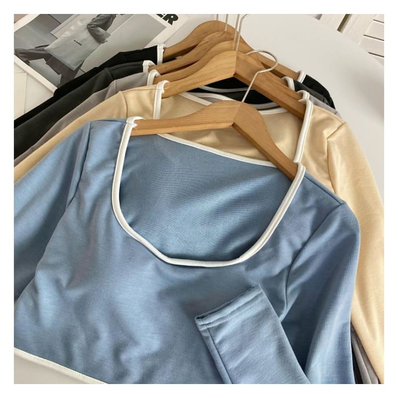 Set: Long-Sleeve Scoop Neck Contrast Trim Crop T-Shirt