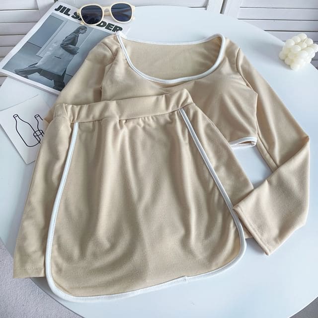 Set: Long-Sleeve Scoop Neck Contrast Trim Crop T-Shirt