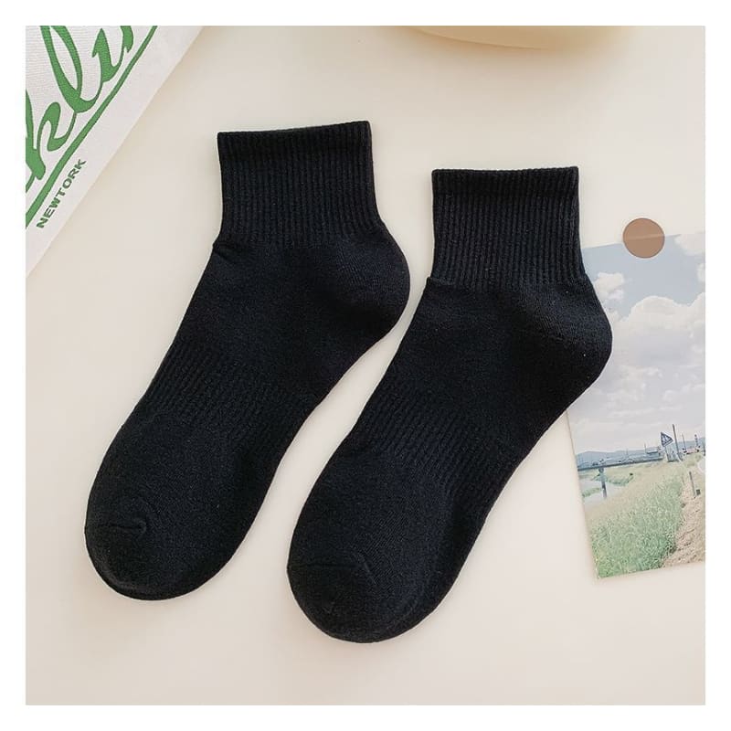 Set of 3 Pairs: Plain Ribbed Socks