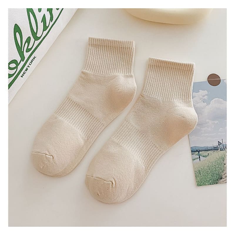 Set of 3 Pairs: Plain Ribbed Socks