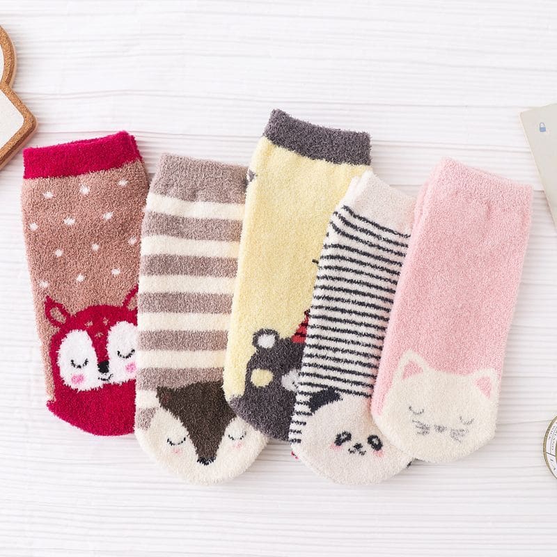 Set of 4 Pairs: Animal Print Fleece Ankle Socks