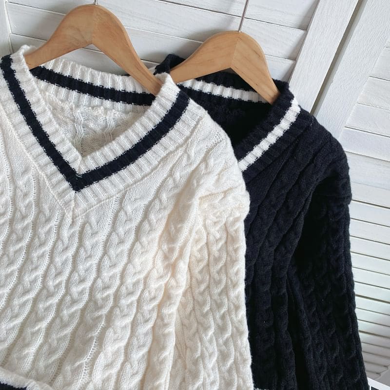 Set: V-Neck Contrast Trim Cable Knit Sweater + High Waist