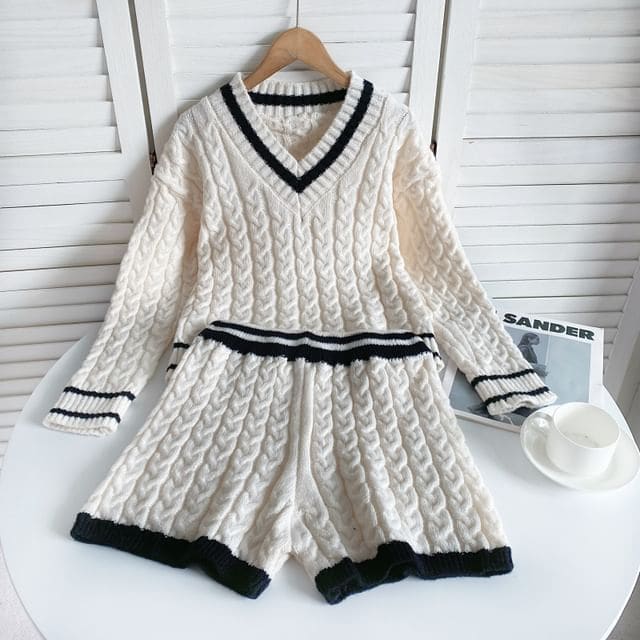 Set: V-Neck Contrast Trim Cable Knit Sweater + High Waist