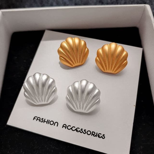 Shell Stud Earring