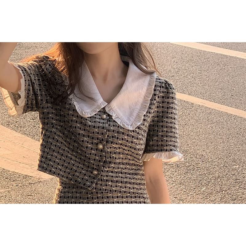 Short-Sleeve Contrast Collar Ruffle Panel Faux Pearl Button