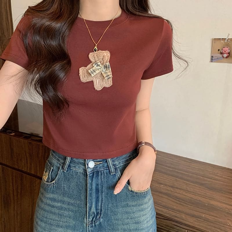 Short-Sleeve Crew Neck Bear Embroidered Cropped T-Shirt