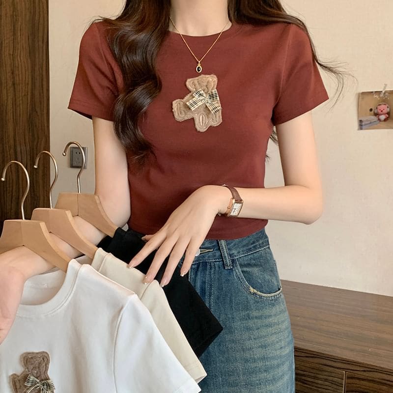 Short-Sleeve Crew Neck Bear Embroidered Cropped T-Shirt