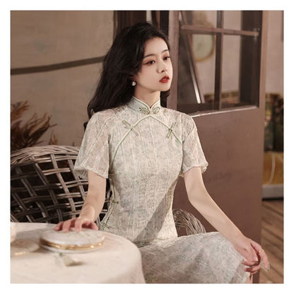 Short-Sleeve Flower Embroidered Qipao