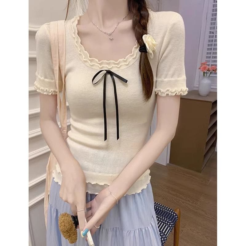 Short-Sleeve Scoop Neck Plain Bow Tee