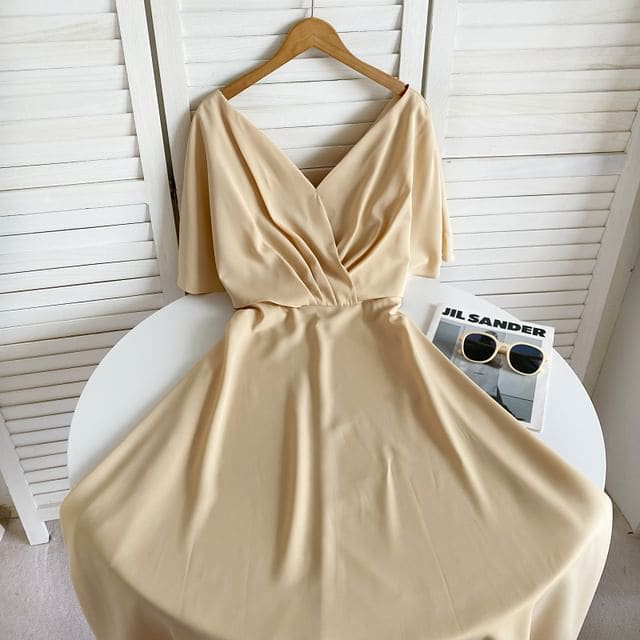 Short-Sleeve V-Neck Plain Bow Back Midi A-Line Dress