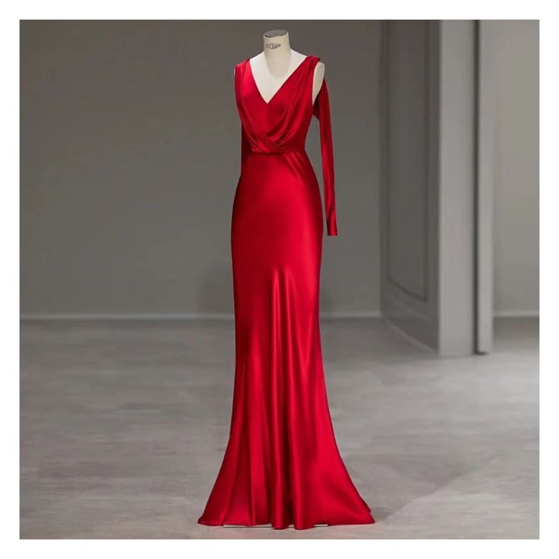 Sleeveless V-Neck Plain Sheath Evening Gown