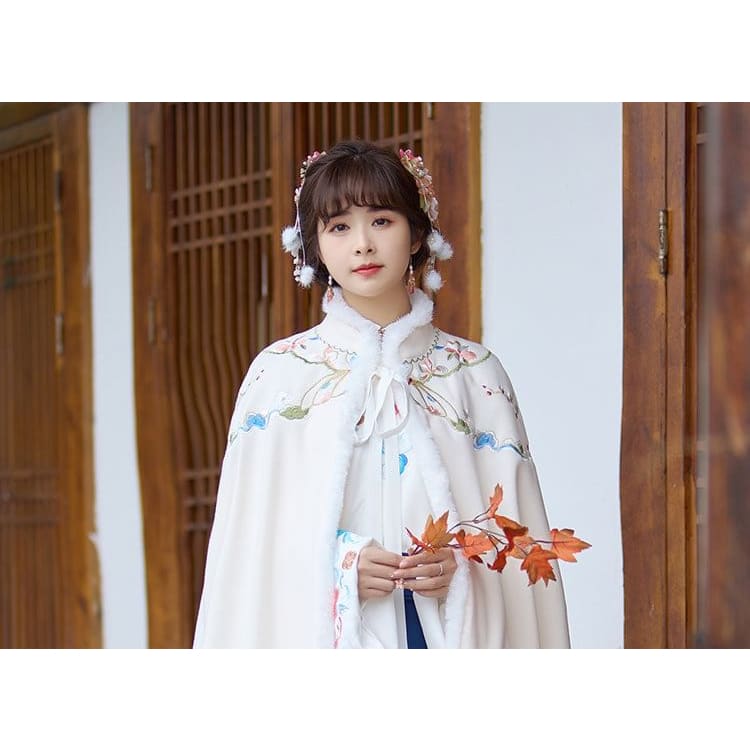 Stand Collar Floral Embroidered Fluffy Trim Tie Front Hanfu