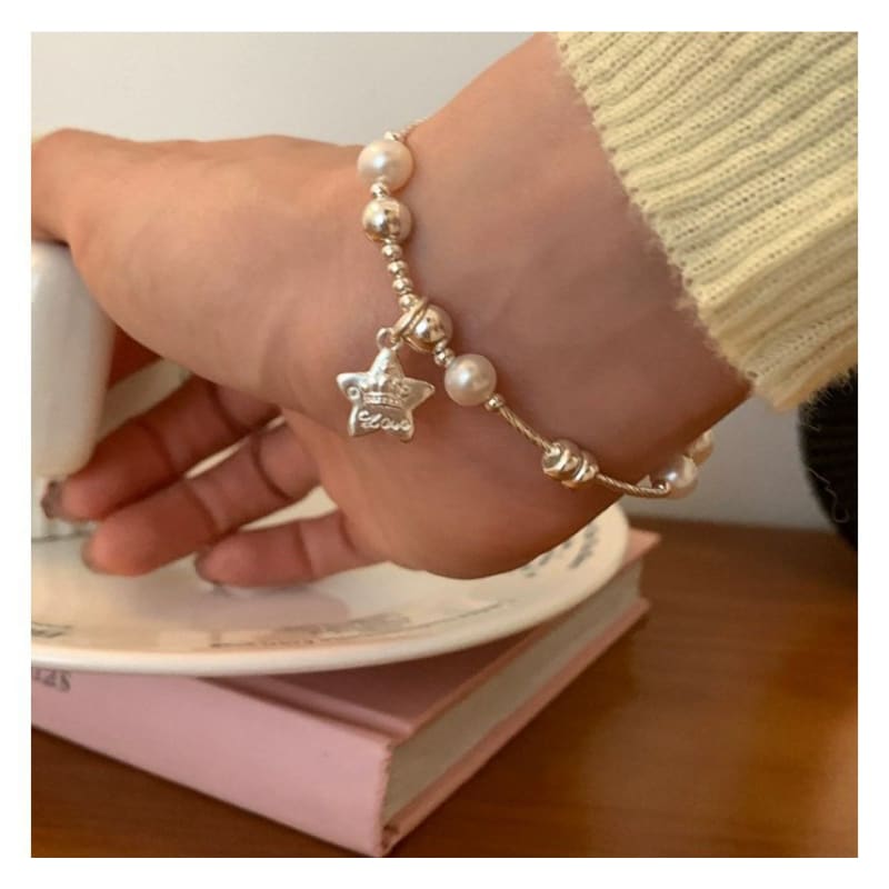 Star Faux Pearl Bracelet