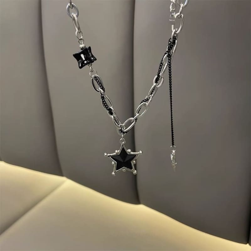 Star Pendant Alloy Choker