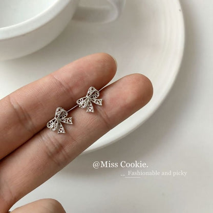 Sterling Silver Ribbon Stud Earring