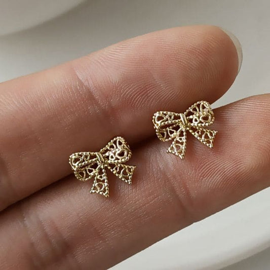 Sterling Silver Ribbon Stud Earring