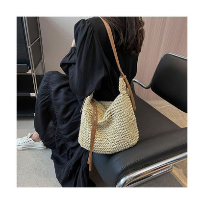 Straw Bucket Bag