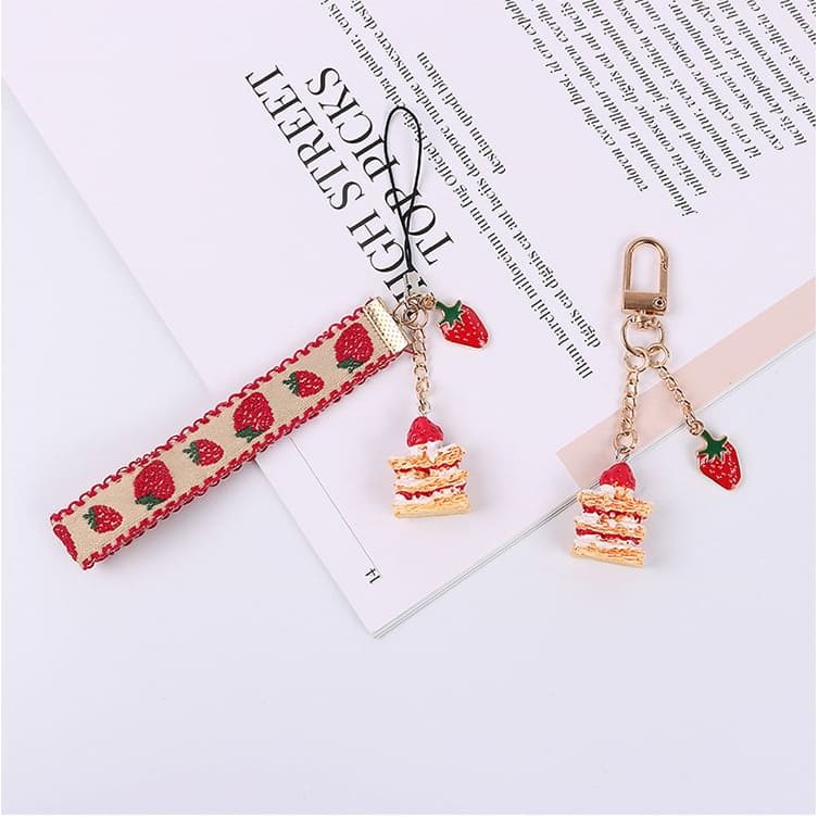 Strawberry Cake Phone Charm - Q071-01 - Without Earphone