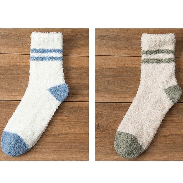 Striped Fleece Short Socks Set - Set of 2 Pairs - White &