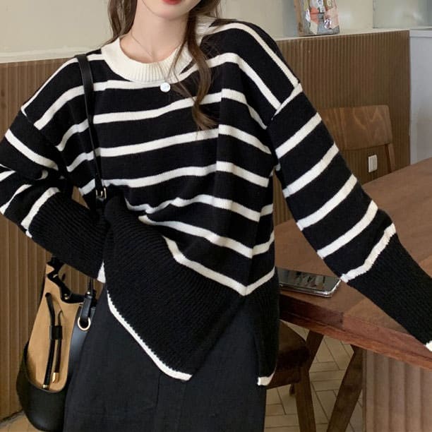 Stylish Striped Sweater - Free Size / Black - Sweater