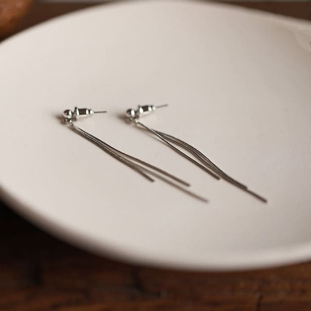 Threader Earring / Clip On Earring - 1 Pair - Earring