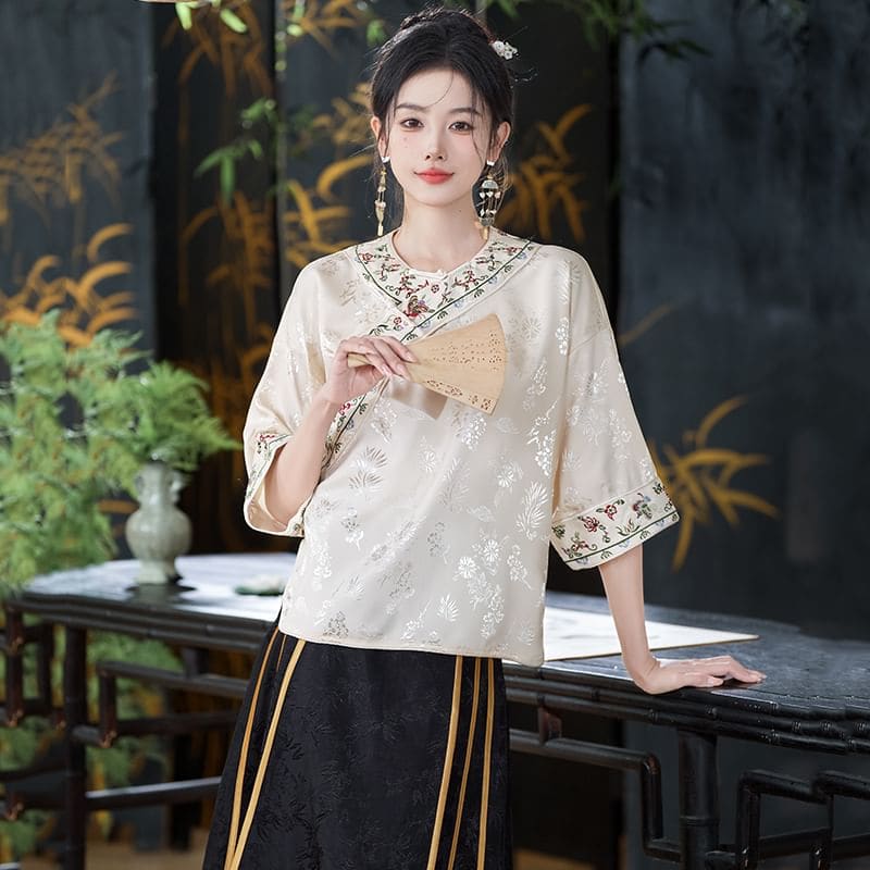 Traditional Chinese 3/4-Sleeve Crew Neck Floral Embroidered