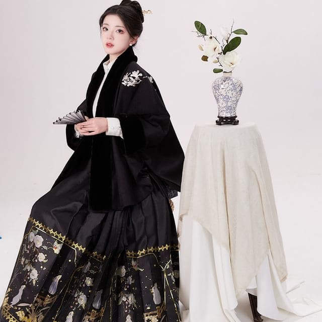 Traditional Chinese Embroidered Open Front Cape / High