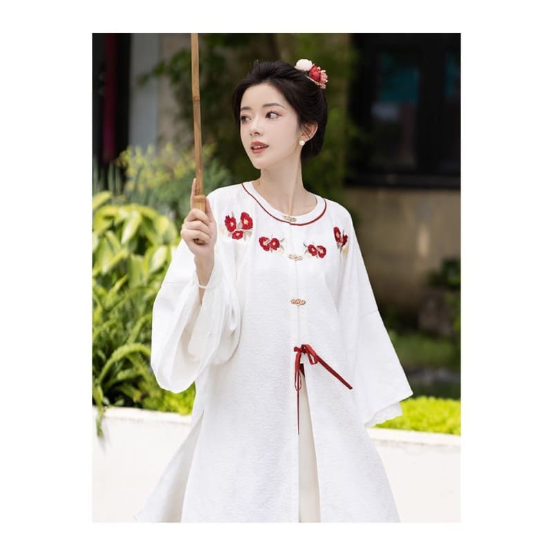 Traditional Chinese Long-Sleeve Crew Neck Embroidered