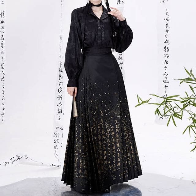 Traditional Chinese Long-Sleeve Top / Chinese Character