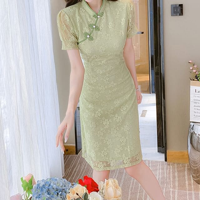 Traditional Chinese Short-Sleeve Stand Collar Contrast Trim