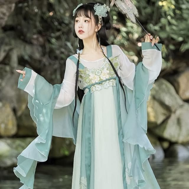 Traditional Chinese Two Tone Costume Set