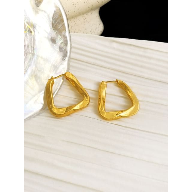 Twisted Geometric Alloy Hoop Earring - 1 Pair - Gold