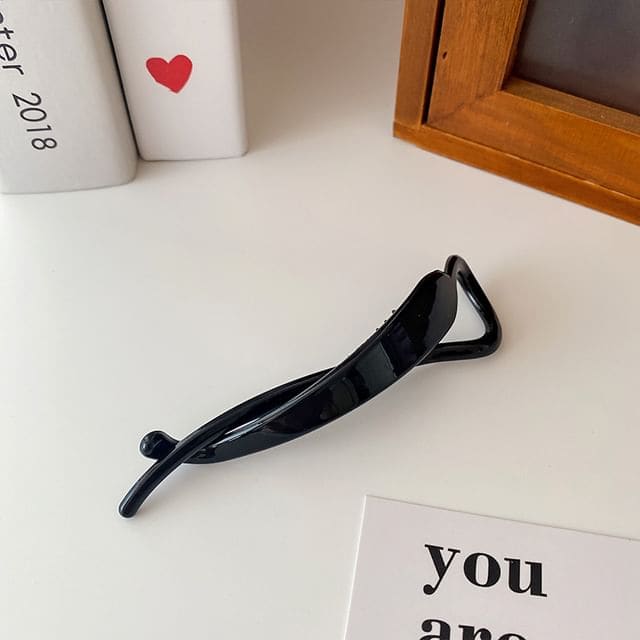 Twisted Hair Clip - Black / One Size