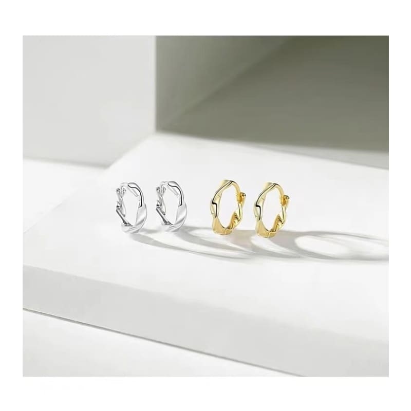 Twisted S925 Sterling Silver Huggie Earring