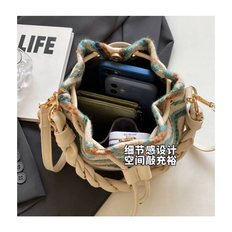 Twisted Strap Wavy Striped Bucket Bag / Bag Charm / Set