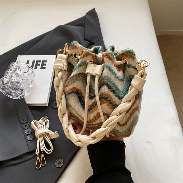 Twisted Strap Wavy Striped Bucket Bag / Bag Charm / Set