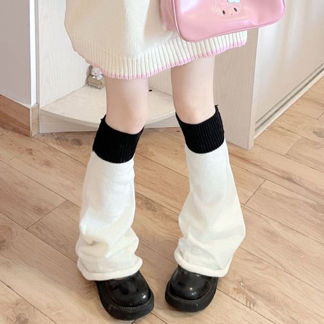 Two Tone Knit Leg Warmers - White & Black / One Size