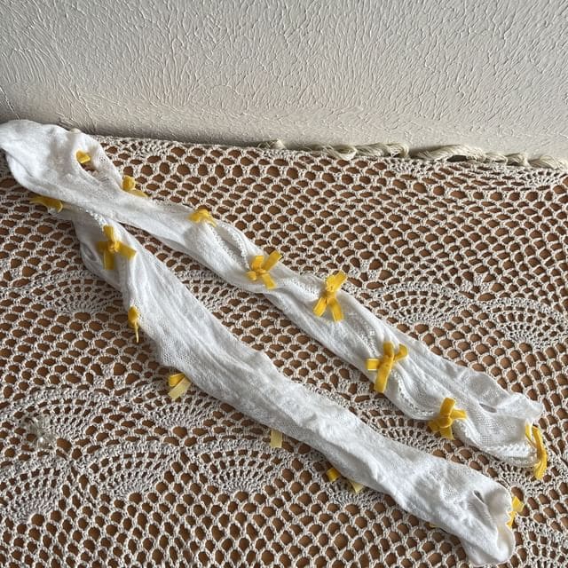 Velvet Bow Lace Arm Sleeves - White - Yellow Bow / One Size