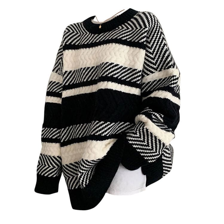 Vintage Black Knit Sweater - Free Size / Black/white