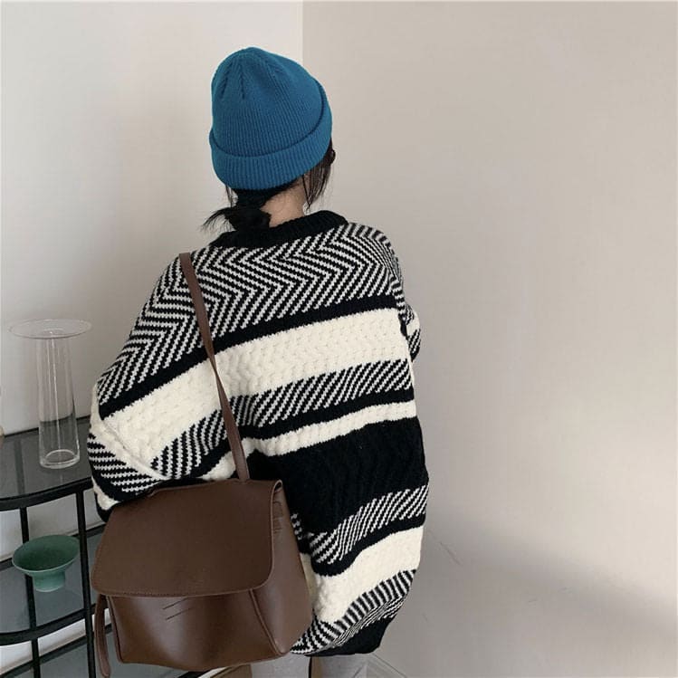 Vintage Black Knit Sweater - Free Size / Black/white