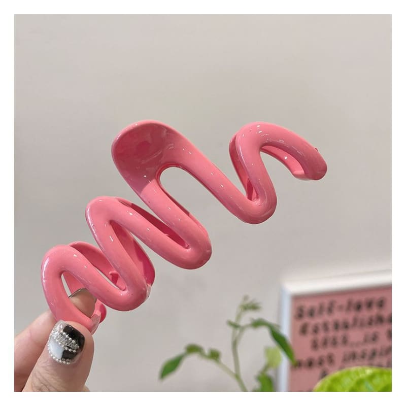 Wavy Plastic Hair Clamp