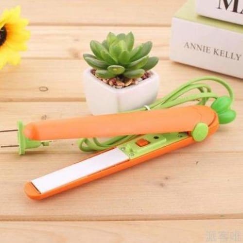 Carrot Hair Straightener MM1716 - straightener