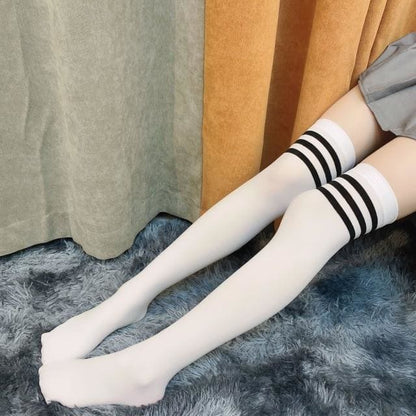 Cute Medias Black White Striped Long Socks MK15818 - KawaiiMoriStore