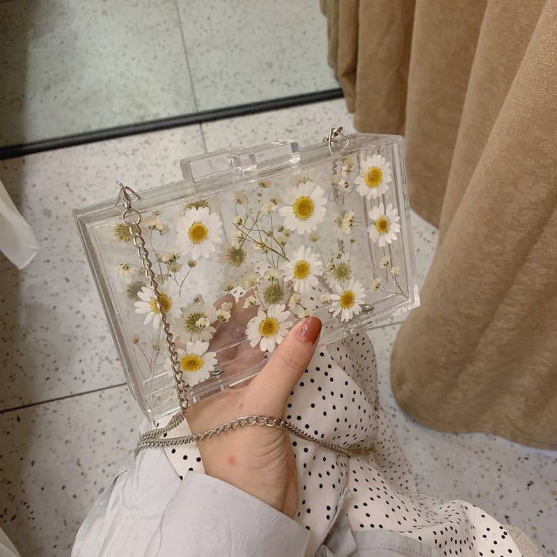 Daisy Dream Aesthetic Acrylic Clutch Bag - White