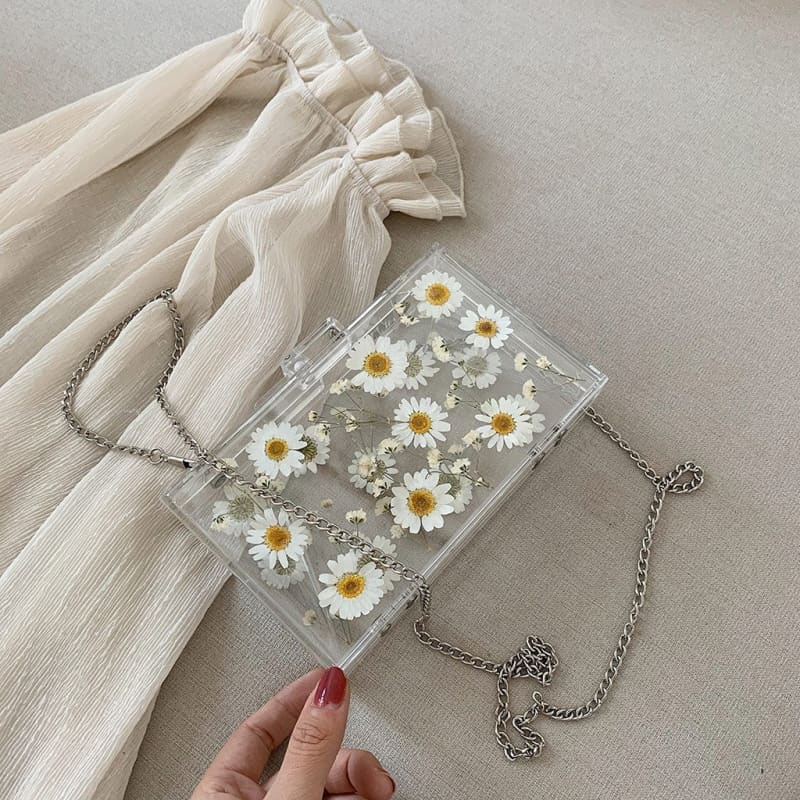 Daisy Dream Aesthetic Acrylic Clutch Bag - White